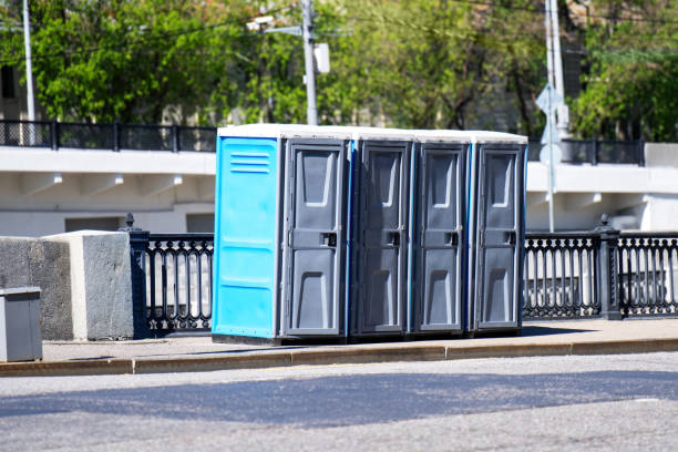 Best Portable restroom trailer rental  in Monmouth, OR